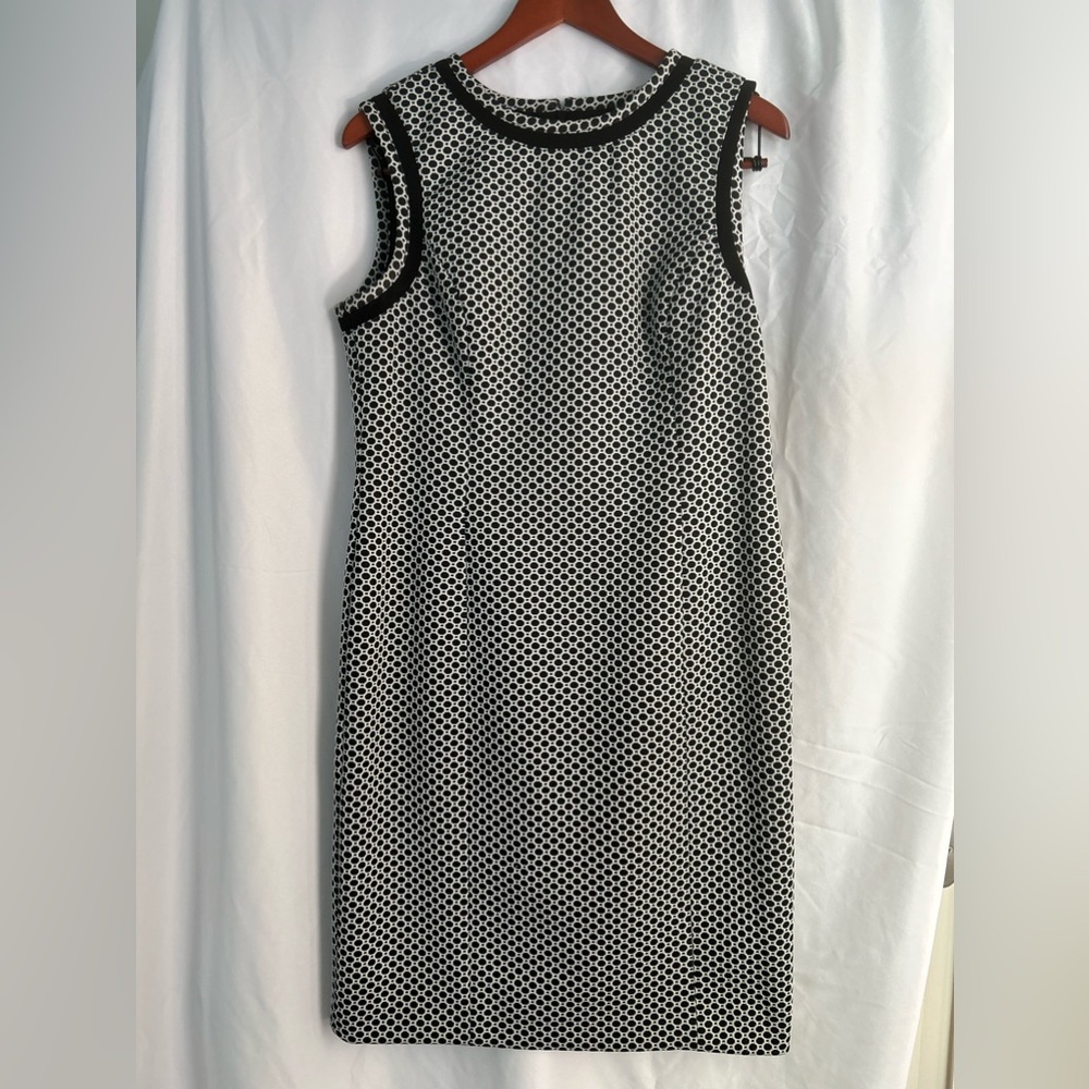 Black and white sheath dress